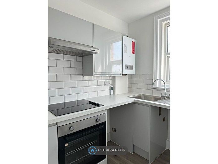 1 Bedroom Flat To Rent In Seabourne Road, Bournemouth, BH5