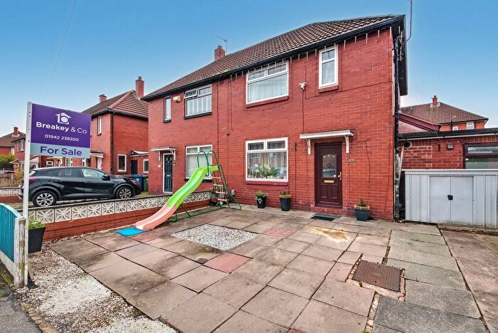 2 Bedroom Semi-Detached House For Sale In Howard Street, Wigan, WN5