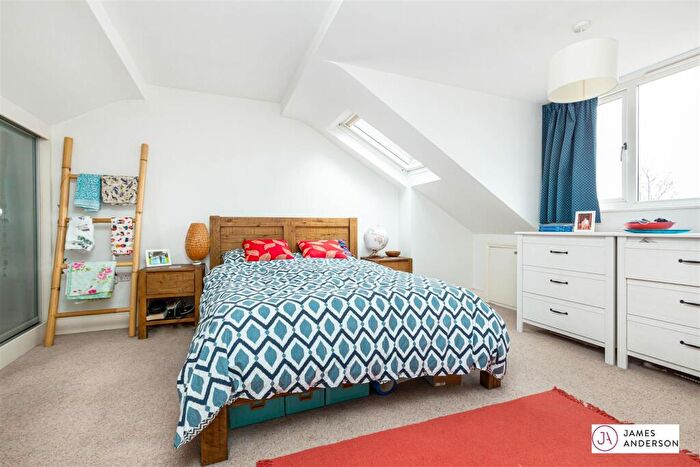 2 Bedroom Flat To Rent In Upper Richmond Road West, East Sheen, SW14