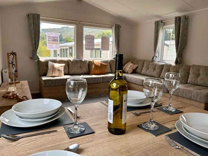 2 Bedroom Park Home For Sale In Chantry Country And Leisure Park, DL8