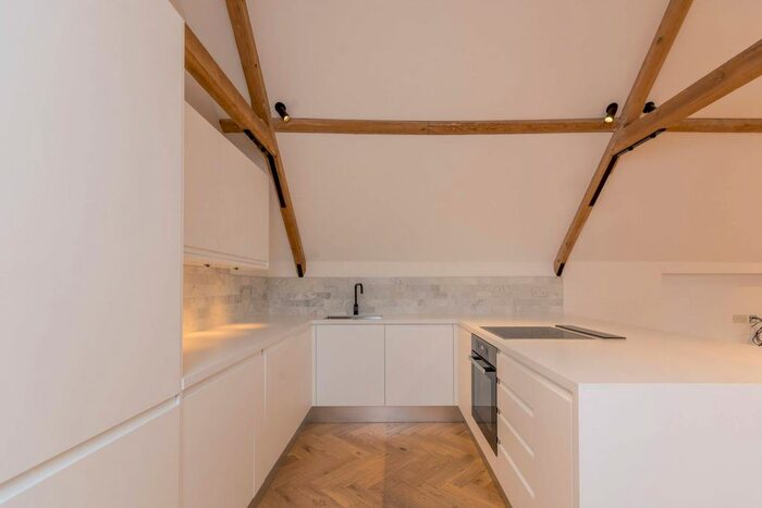 2 Bedroom Maisonette To Rent In Down Road, Merrow, Guildford, GU1