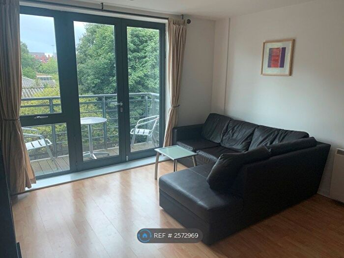 2 Bedroom Flat To Rent In City South, Manchester, M15