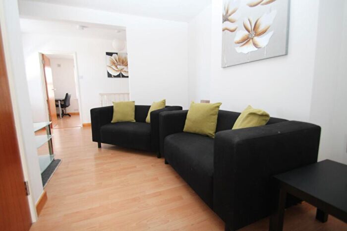 4 Bedroom Property To Rent In Wallisdown Road, Poole, BH12