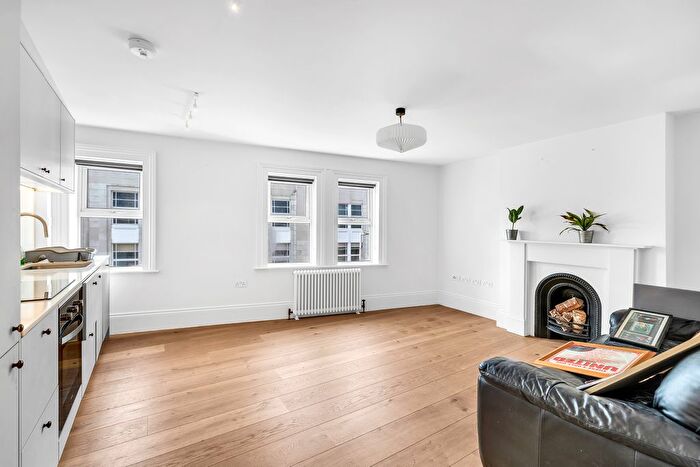 1 Bedroom Flat To Rent In St. John's Road, London, SW11