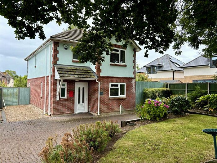 3 Bedroom Detached House To Rent In Woodlands Crescent, Hamworthy, BH15