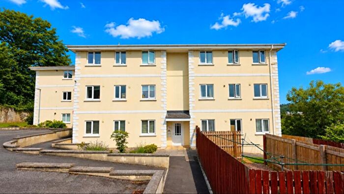 2 Bedroom Flat For Sale In Austin Crescent, Plymouth, PL6