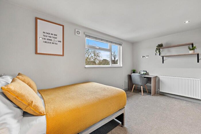 6 Bedroom House Of Multiple Occupation For Sale In Monument Street, Peterborough, Cambridgeshire, PE1