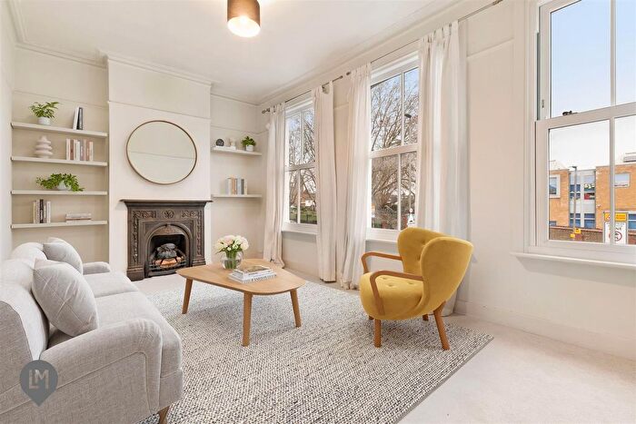 3 Bedroom Maisonette For Sale In Replingham Road, London, SW18