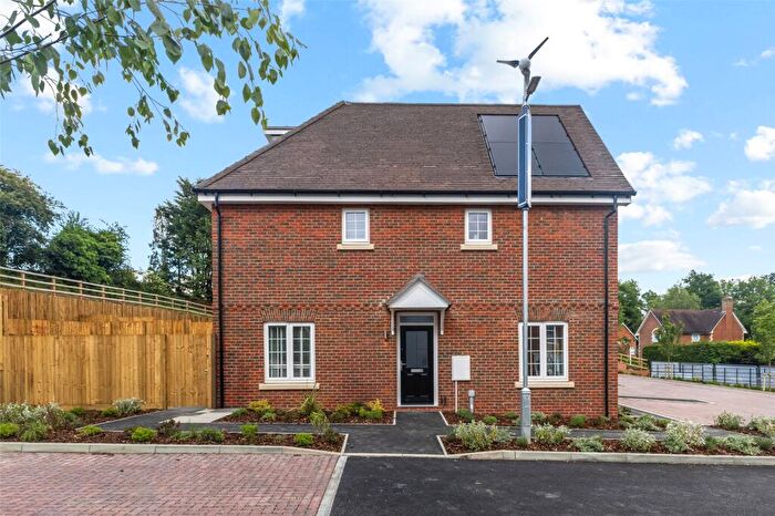 3 Bedroom Semi Detached House For Sale In Tillingbourne Gardens, Gomshall, Guildford, Surrey, GU5
