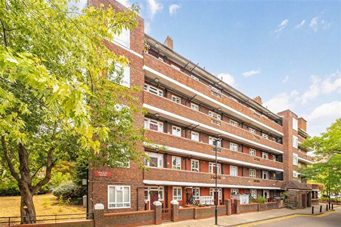 3 Bedroom Flat For Sale In White City Estate, Shepherds Bush, W12