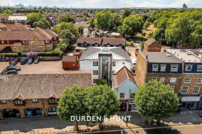 2 Bedroom Apartment For Sale In High Street, Wanstead, E11