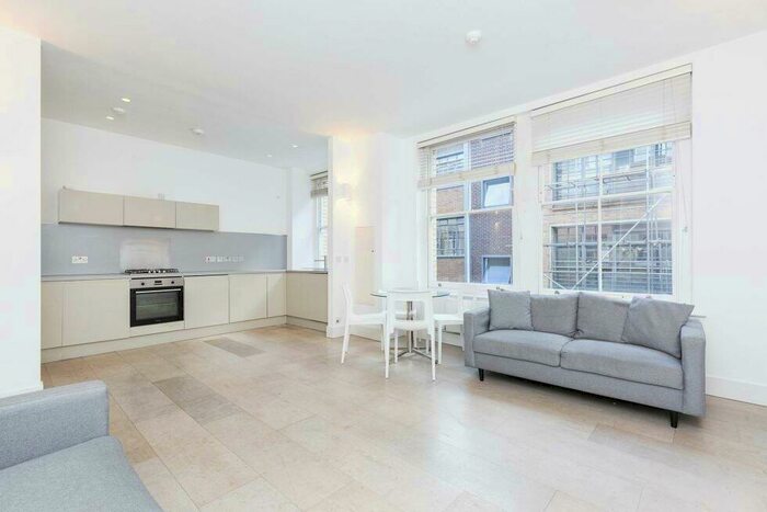 3 Bedroom Flat To Rent In Great Sutton Street, Clerkenwell / Farringdon, EC1V