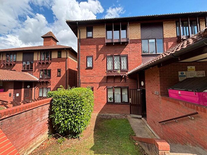 2 Bedroom Apartment To Rent In Troutbeck, Peartree Bridge, MK6