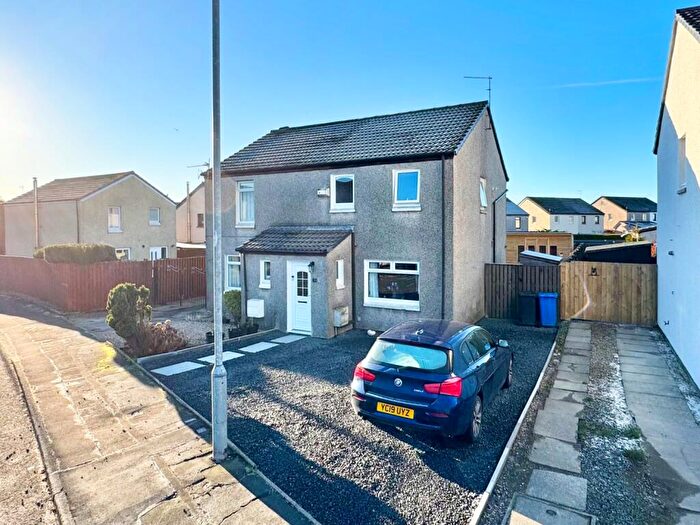 3 Bedroom Semi-Detached House For Sale In Denholm Way, Beith, KA15