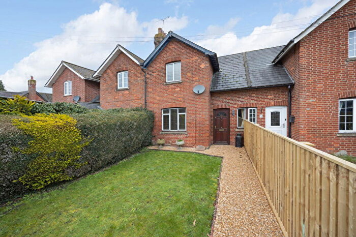 3 Bedroom Terraced House For Sale In London Road, Devizes, Wiltshire, SN10