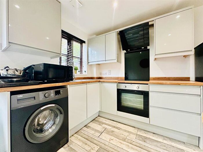 House To Rent In Shelby Close, Nottingham, NG7