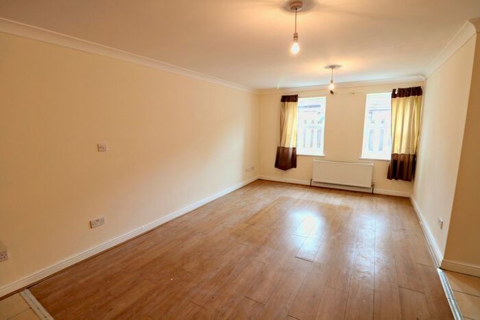 Studio To Rent In A Green Lane, Ilford, Essex, IG3