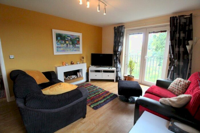 2 Bedroom Flat To Rent In Clough Gardens, Haslingden, Rossendale, Lancashire, BB4