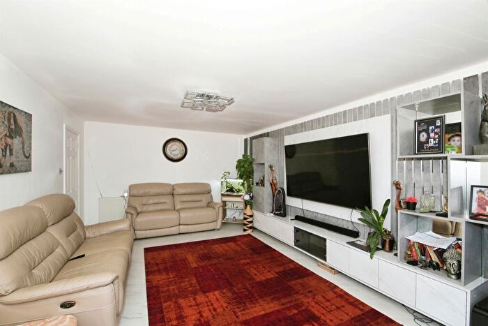4 Bedroom Detached House For Sale In Riverside Mead, Peterborough, PE2