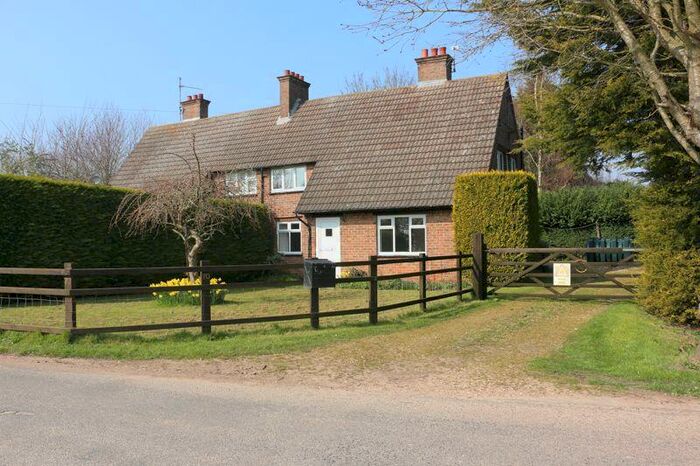 3 Bedroom Semi-Detached House For Sale In Lutton Marsh, PE12