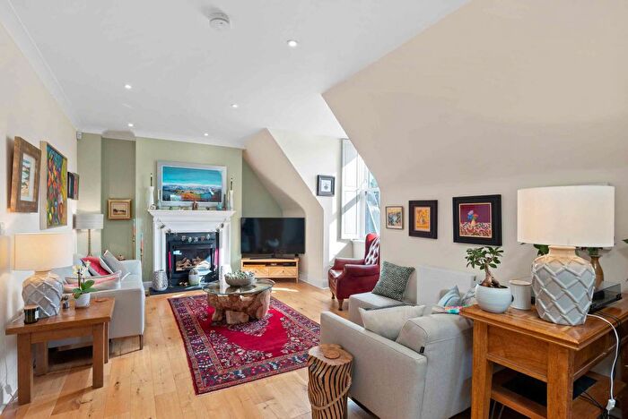 3 Bedroom Flat For Sale In / South Oswald Road, Grange, Edinburgh, EH9