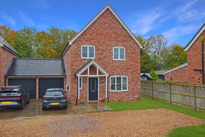 3 Bedroom Detached House For Sale In Oakfield Road, Copdock, Ipswich, IP8