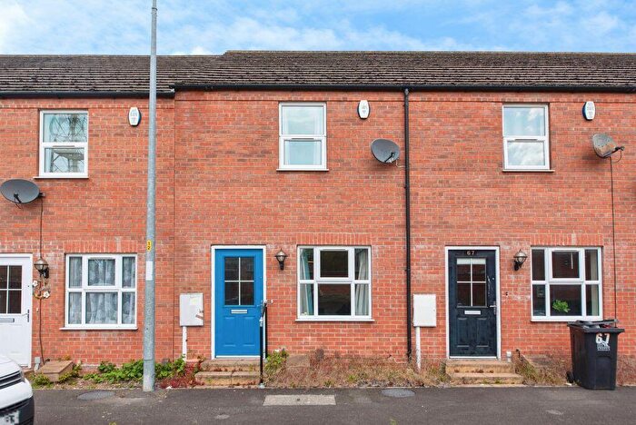 2 Bedroom Terraced House For Sale In Danes Close, Grimsby, DN32