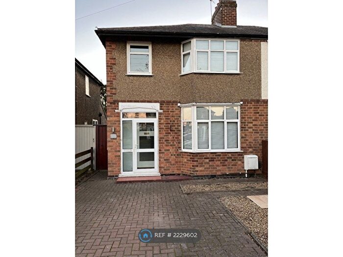 3 Bedroom Semi-Detached House To Rent In Percival Road, Rugby, CV22