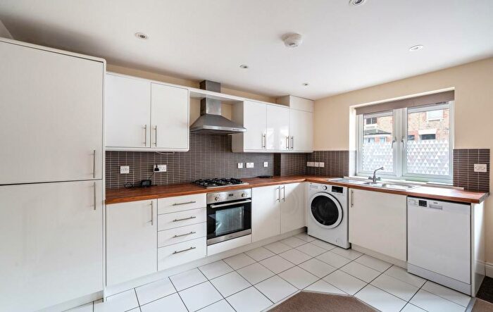 1 Bedroom Flat For Sale In East Oxford, Oxford, OX4
