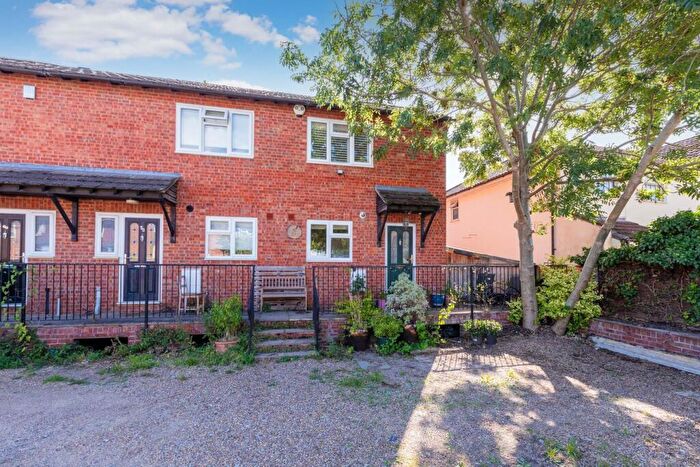 2 Bedroom End Of Terrace House For Sale In North Town Road, Maidenhead, SL6