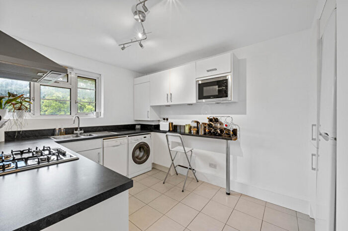 2 Bedroom Apartment For Sale In West Barnes Lane, New Malden, KT3