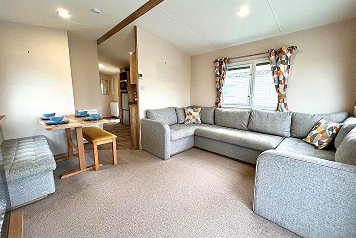 3 Bedroom Mobile/park Home For Sale In Talybont, LL43
