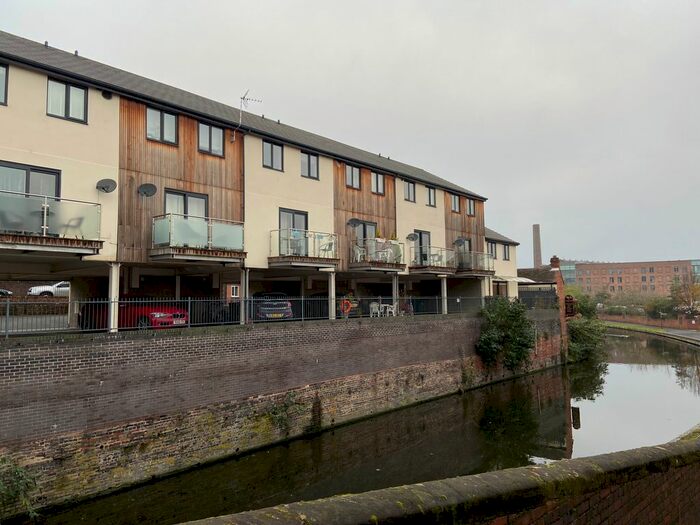 3 Bedroom Town House To Rent In Park Lane, Kidderminster, DY11