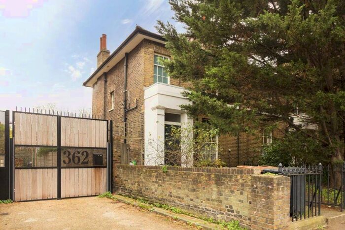 1 Bedroom Flat To Rent In Queensbridge Road, Dalston, E8