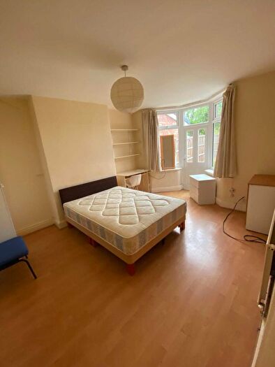 3 Bedroom Semi-Detached House To Rent In Heyscroft Road, Withington, M20