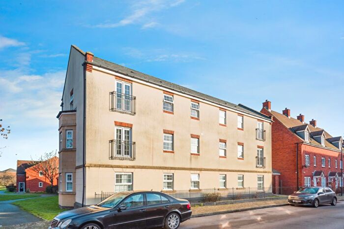 2 Bedroom Flat For Sale In Rigel Close, Swindon, SN25