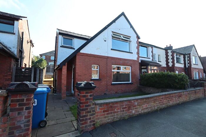 3 Bedroom Terraced House To Rent In Highfield Road, Prestwich, M25