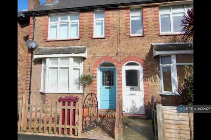 2 Bedroom Semi-Detached House To Rent In Cambrai Avenue, Chichester, PO19