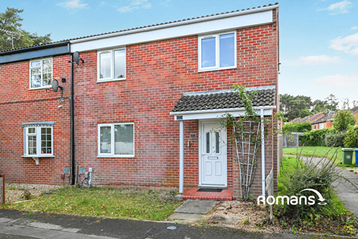 3 Bedroom Semi-Detached House To Rent In Oakdale, Bracknell, Berkshire, RG12