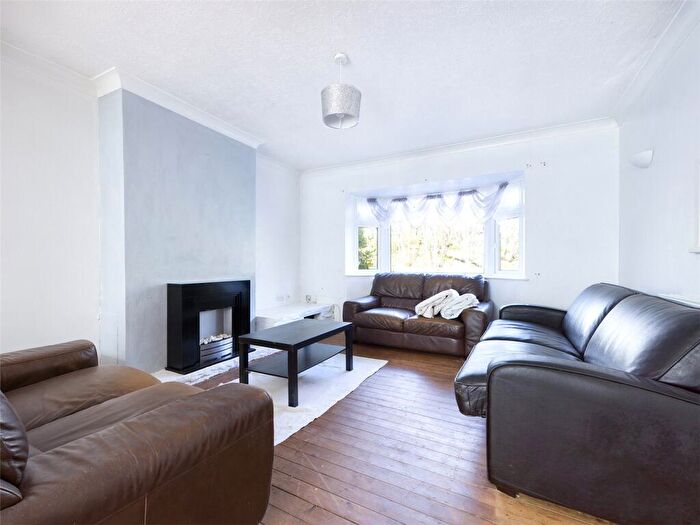 4 Bedroom Semi-Detached House To Rent In Lucraft Road, Brighton, BN2