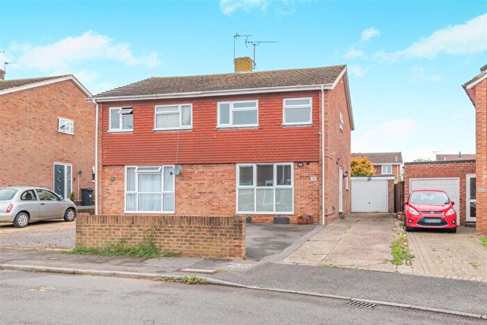 3 Bedroom House For Sale In Pembroke Road, Coxheath, Maidstone, ME17