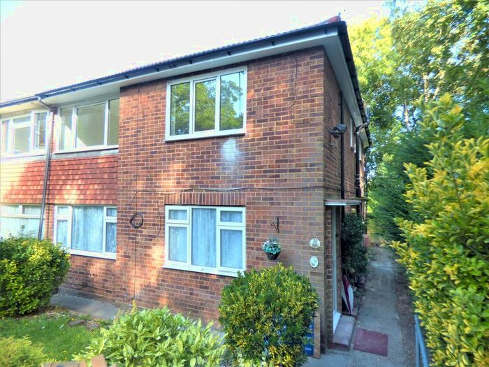 2 Bedroom Maisonette To Rent In Griffin Way, Great Bookham, Bookham, Leatherhead, KT23