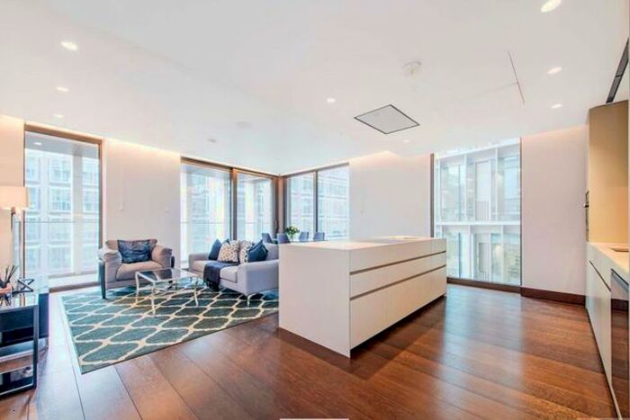 2 Bedroom Flat To Rent In Kings Gate Walk, London, SW1E