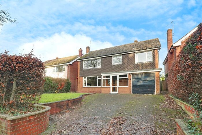 3 Bedroom Detached House For Sale In Pikemere Road, Alsager, ST7