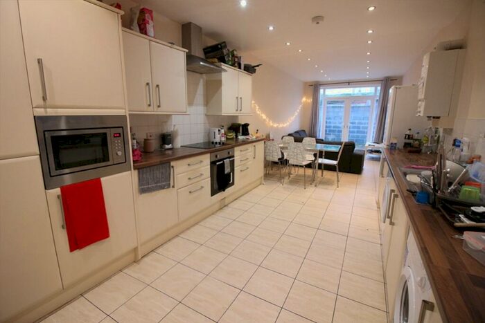 8 Bedroom Terraced House To Rent In Llantwit Street, Cathays, CF24