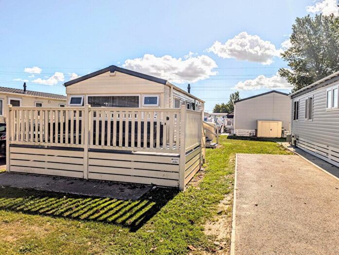 2 Bedroom Park Home For Sale In Shottendane Road, Birchington Vale Holiday Park, CT7