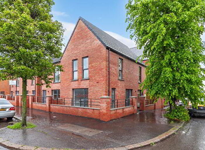 3 Bedroom Semi-Detached House For Sale In Castleton Avenue, Belfast, BT15