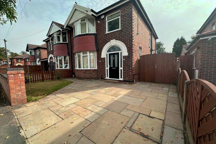 3 Bedroom Property To Rent In Windsor Drive, Timperley, Altrincham, WA14
