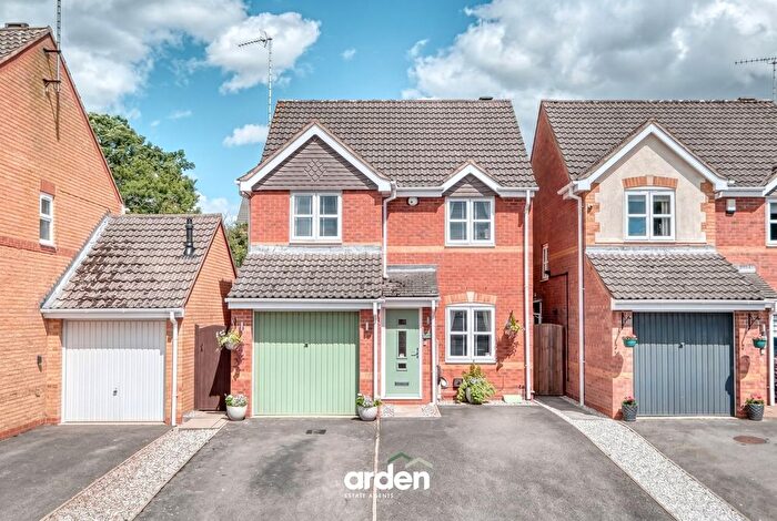 3 Bedroom Detached House For Sale In Kite Lane, Redditch, B97