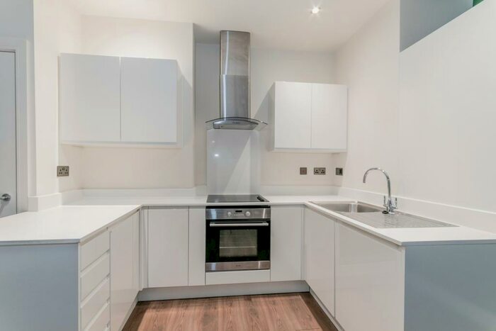 2 Bedroom Flat To Rent In William Shipley House, Maidstone, ME15